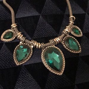 Costume jewelry-Green stone necklace